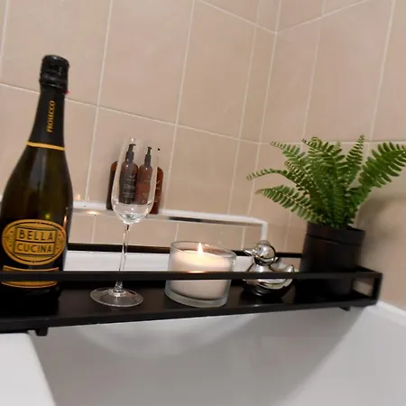 Self Catering - Regent's Court Azure アパート ハロゲート