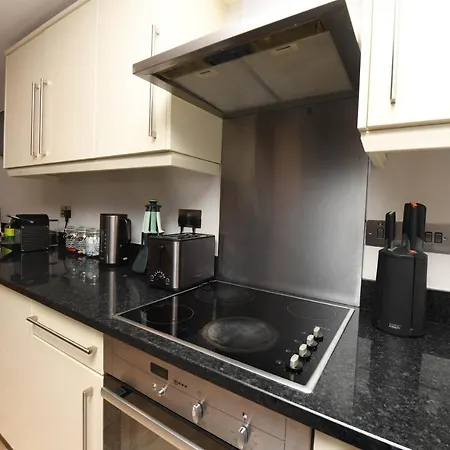 Daire Self Catering - Regent's Court Azure